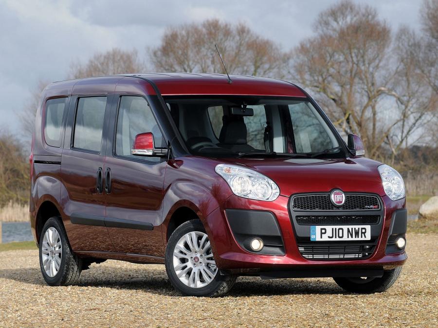  Fiat Doblo 2010 года  (UK) (фото 12 из 16)